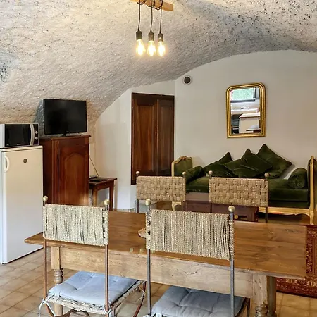 Dom wakacyjny Maison De Charme Avec Piscine Partagee A