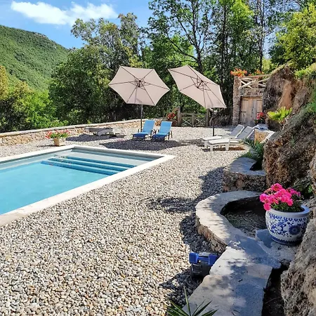 Hébergement de vacances Allée De La Cascade *