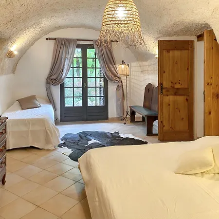 Dom wakacyjny Maison De Charme Avec Piscine Partagee A