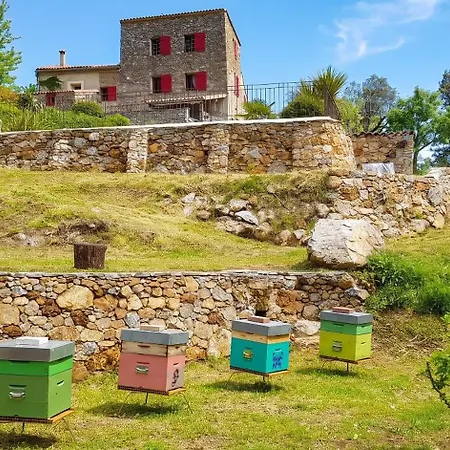 Prázdninový dům Maison De Charme Avec Piscine Partagee A *