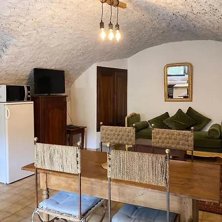 Maison De Charme Avec Piscine Partagee A