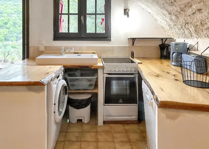 Maison De Charme Avec Piscine Partagee A