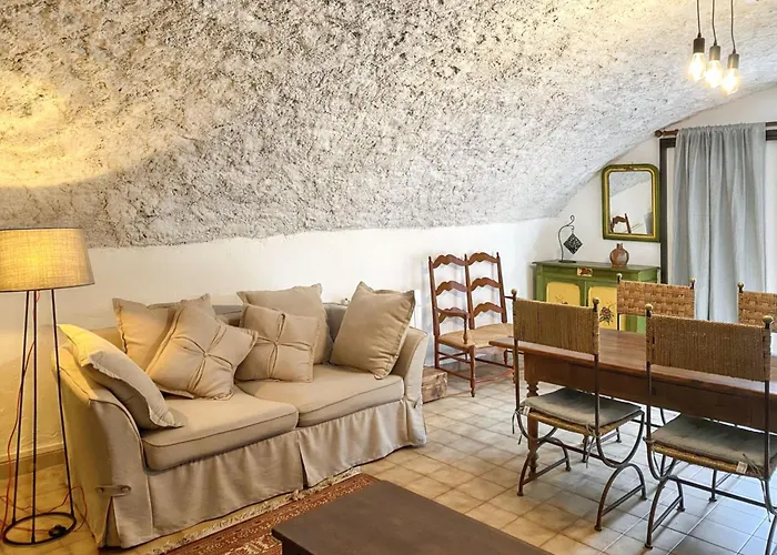 Maison De Charme Avec Piscine Partagee A Nyaraló Saint-Julien-de-la-Nef